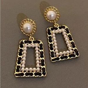 Modern Pearl Black Rectangular Gold Toned Stud Earrings